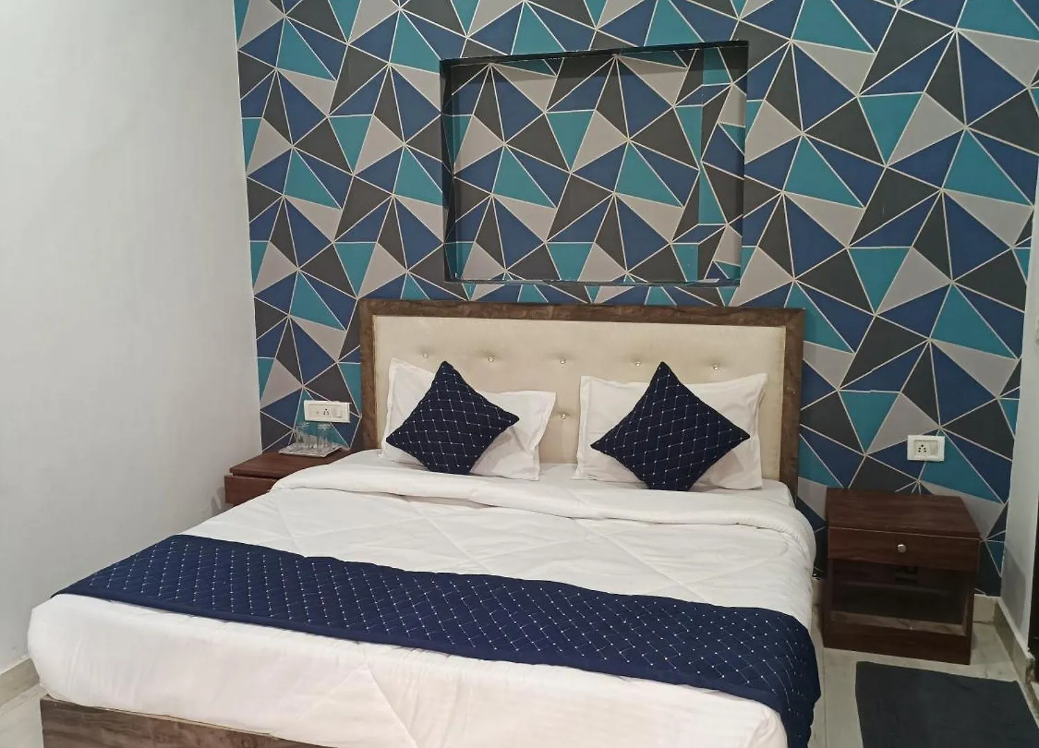 Hotel Sweet Palace In New Delhi